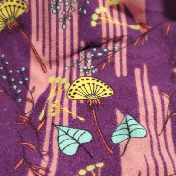 LLR (Lot L) Valentines Love Bears & romantic leav - Picture 3 of 3